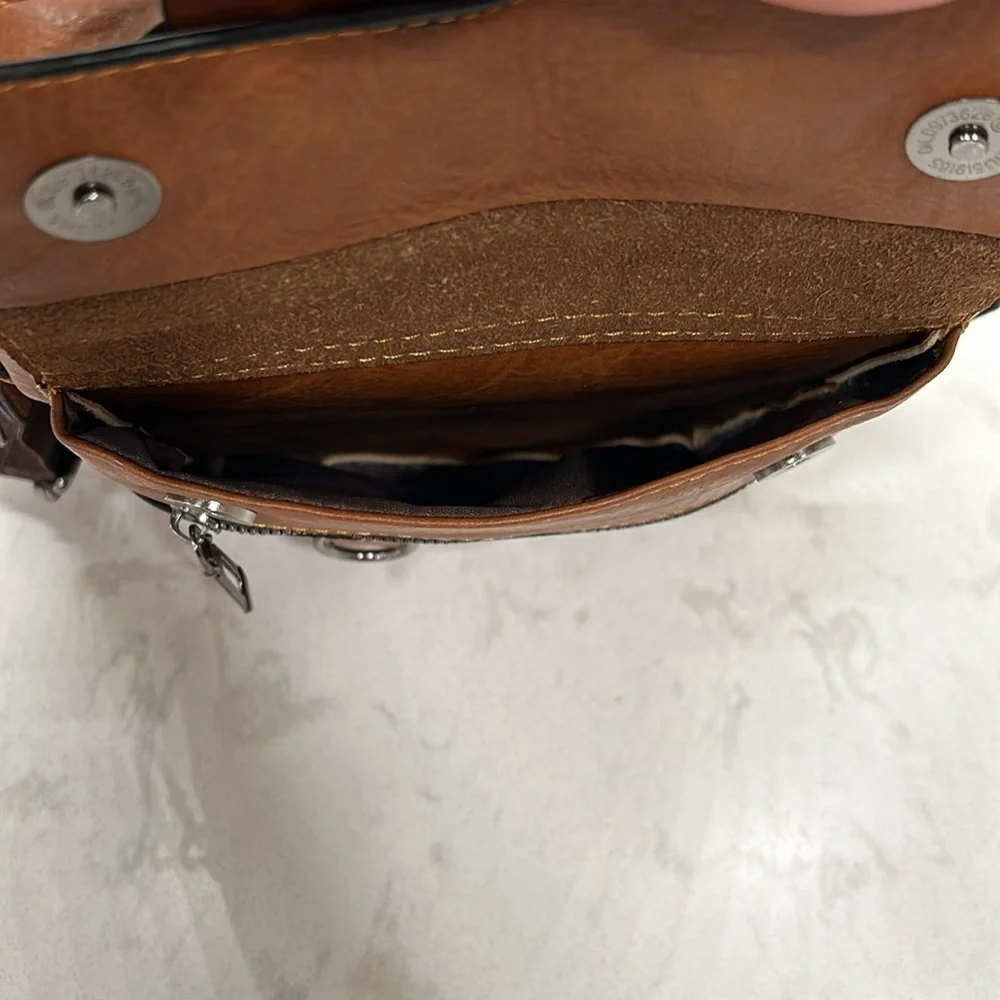 Weixer Crossbody Men’s Shoulder Bag Vintage Leather Vertical Hand Business NWOT